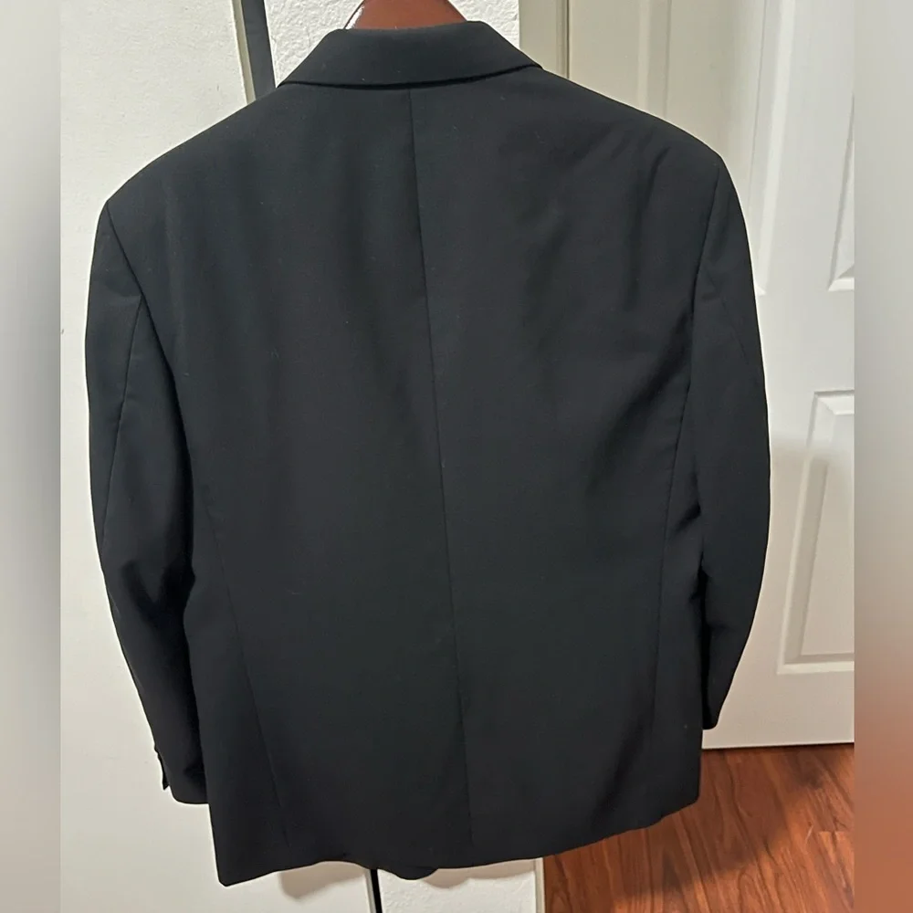 Oscar de la Renta Black Men's Sport Coat - Classic Two-Button Blazer